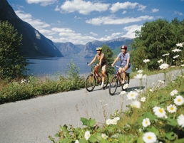 Aurland cycling by Pal Bugge/VisitNorway