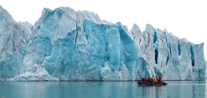Glacier by M/S Expedition