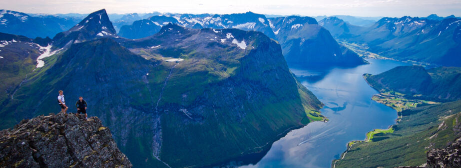 Hjorundfjorden by Havard Myklebust/VisitNorway