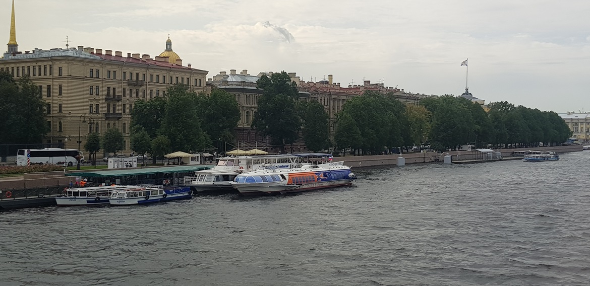 Hydrofoil to Peterhof 