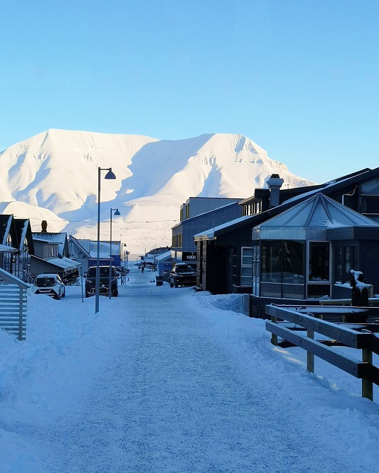 Longyearbyen pedestrain street