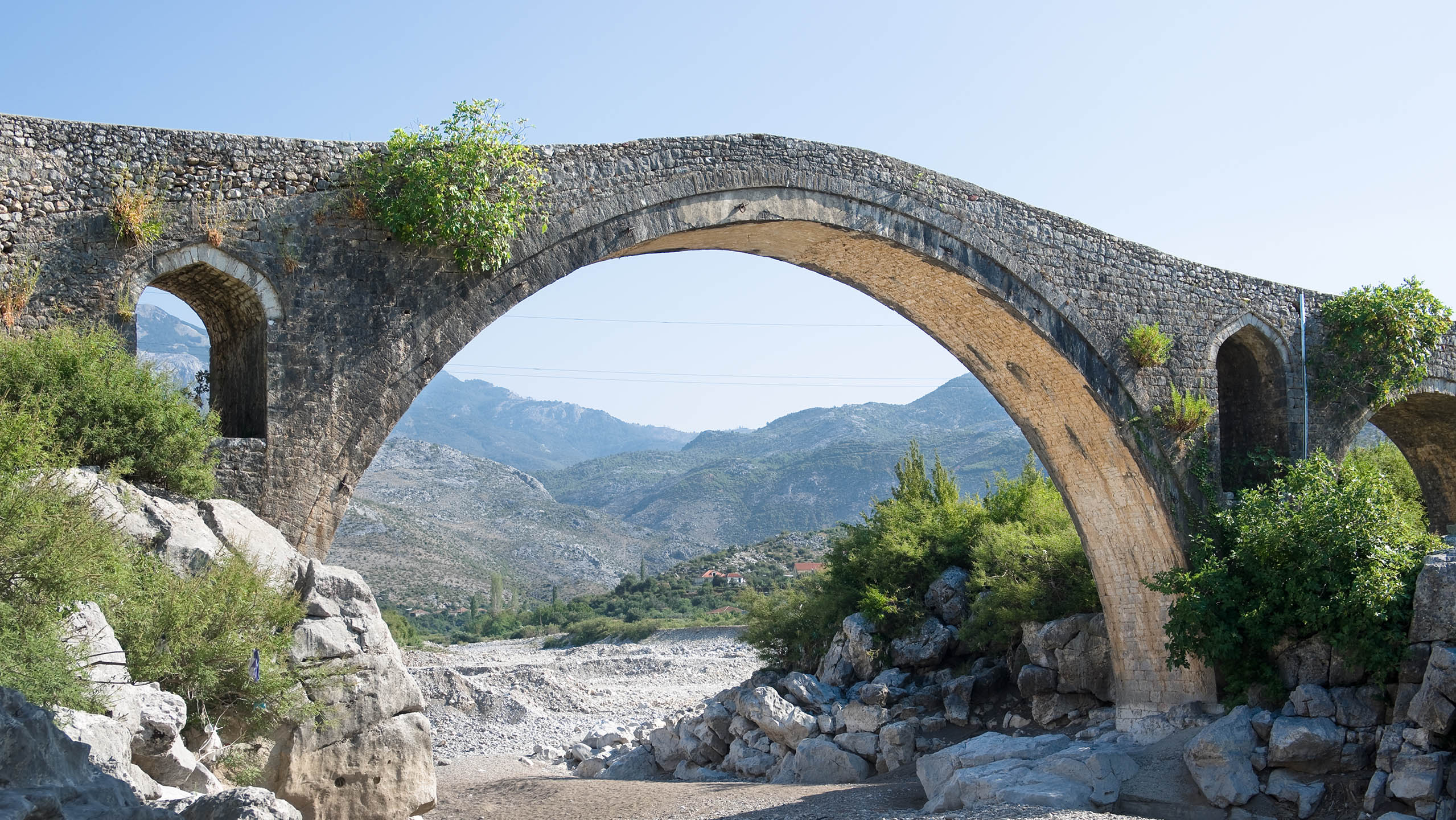 Holiday in Albania - Shkoder MesBridge 3