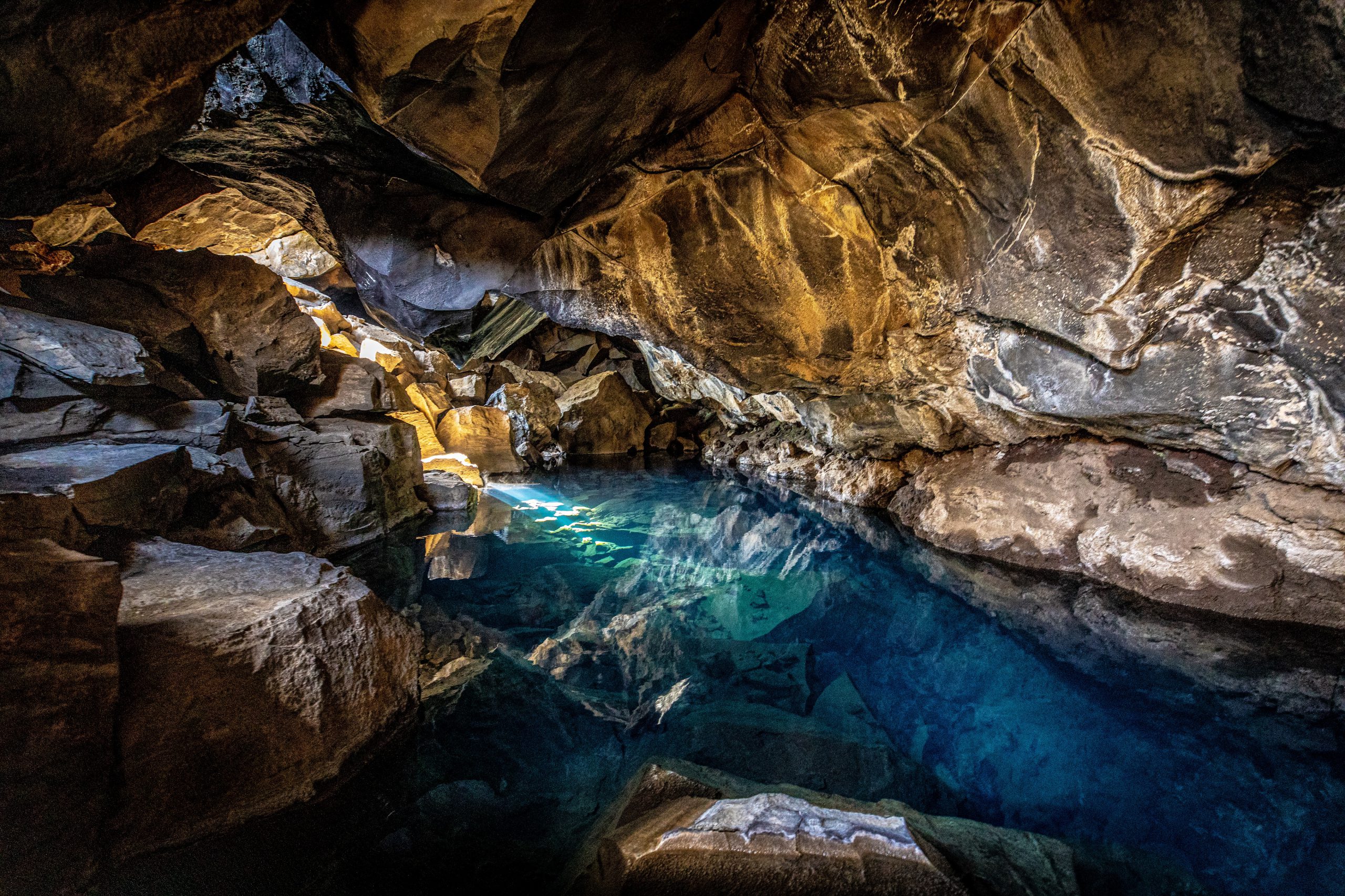 Grjotagja Lava Cave. Credit: AUDUNN LJOSMYNDARI/Visit North Iceland