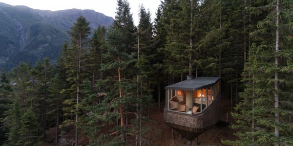 WOODNEST Odda Treehouse