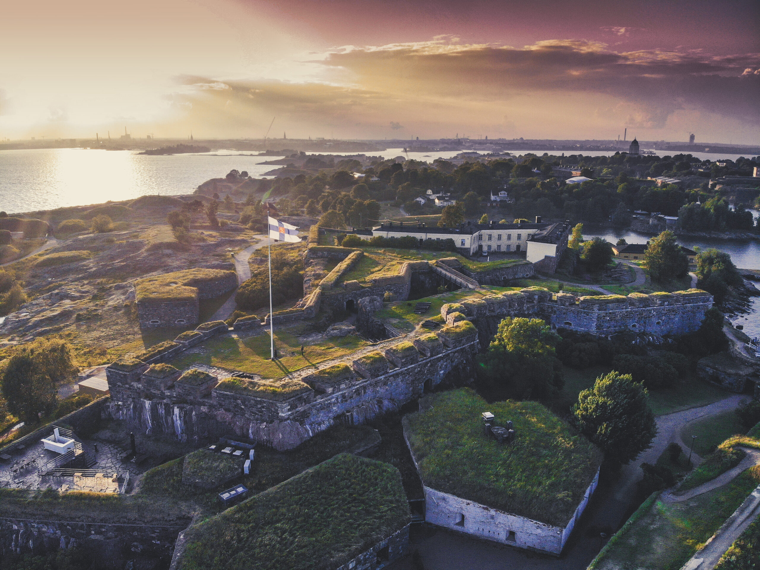 Suomenlinna Sea Fortress by Juho Kalaoja / Business Finland