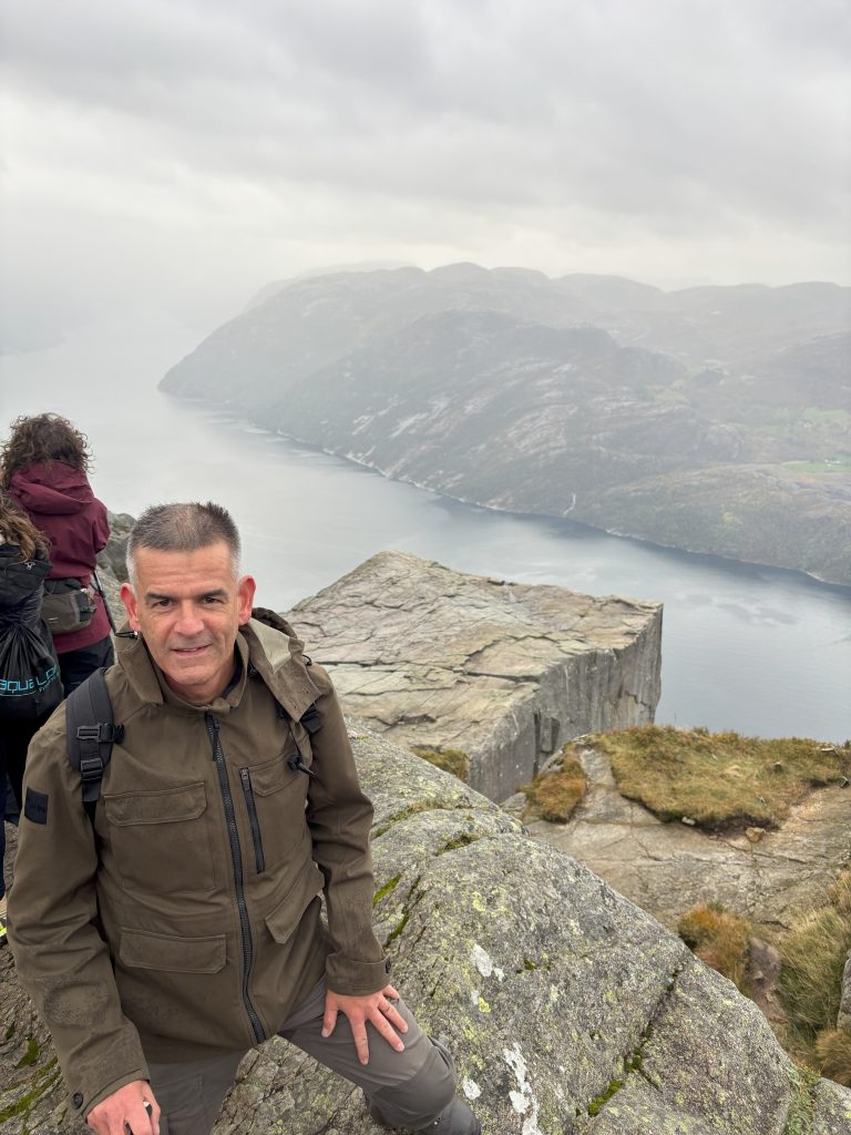 Mark Preikstolen background Mark Preikstolen background