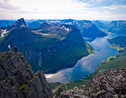 Hjorundfjorden by Havard Myklebust/VisitNorway